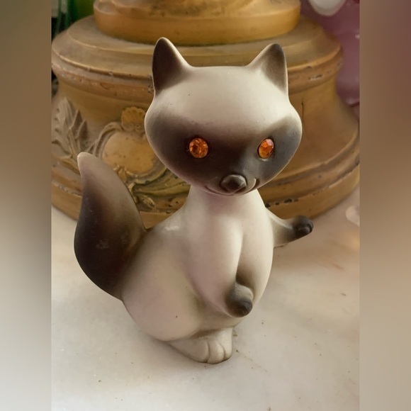 Vintage Rosalane Pottery Raccoon Figurine w/Rhinestone Eyes - Picture 1 of 3